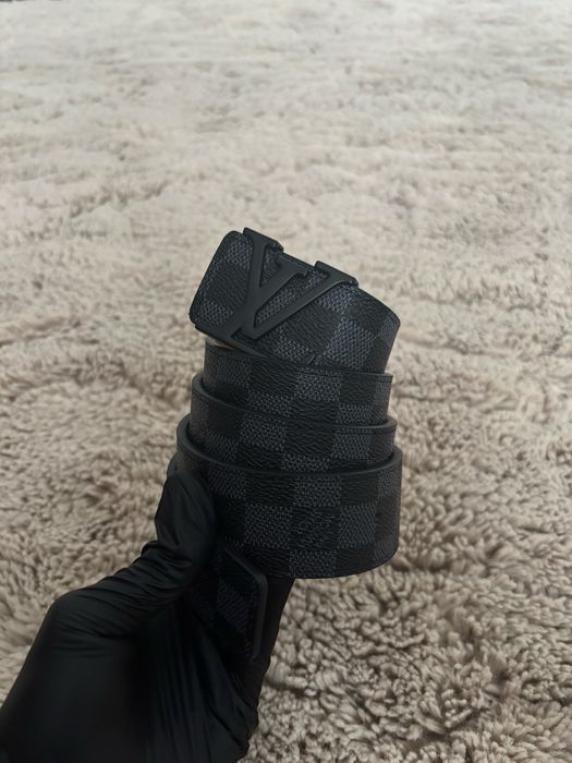 curea lv neagra.
