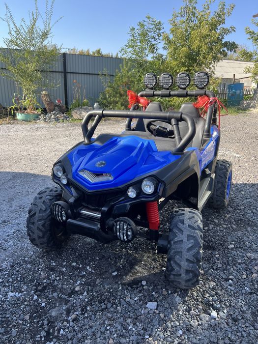 Машинка на пульте управления