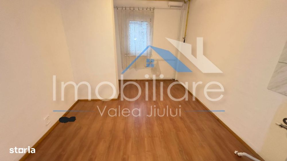 Apartament 3 camere, Petrosani, zona centrala