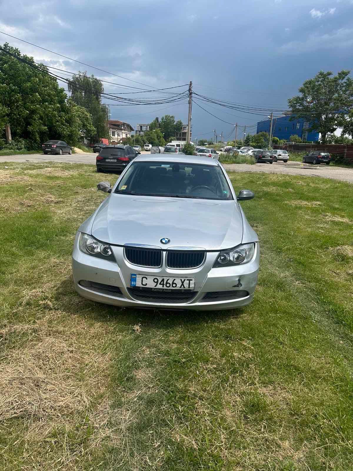 Продавам BMW 320