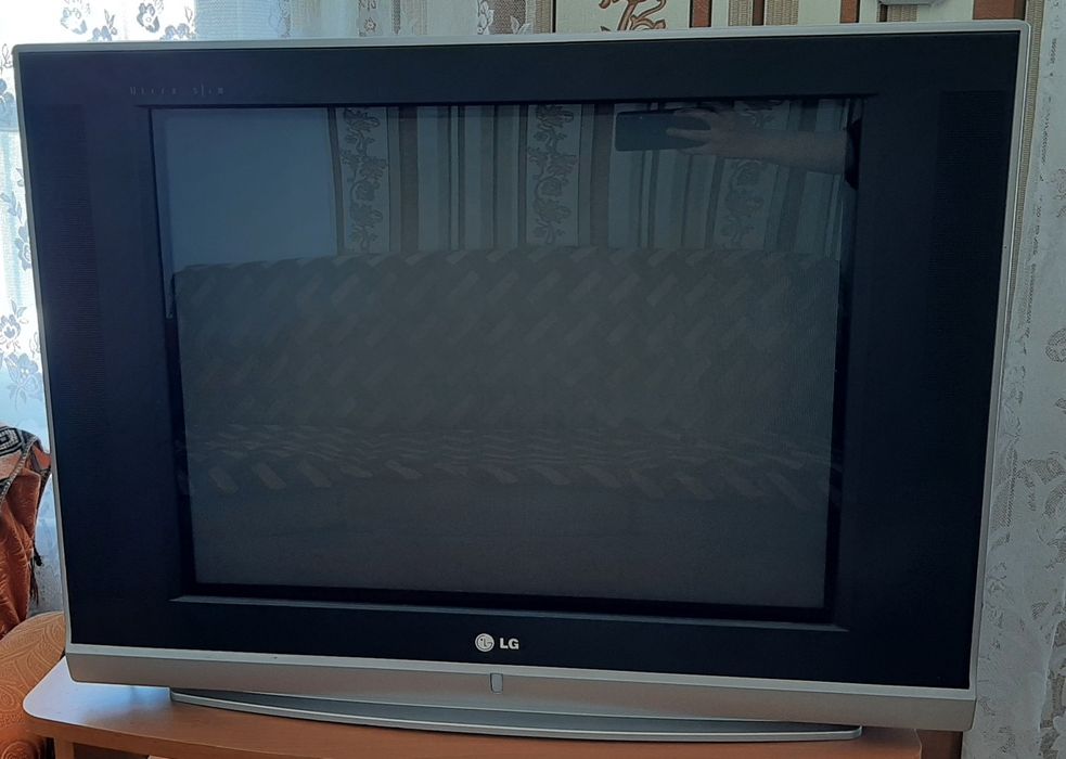 Продам телевизор LG
