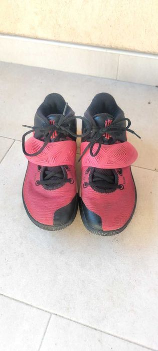 Nike Kyrie Flytrap II – баскетболни маратонки