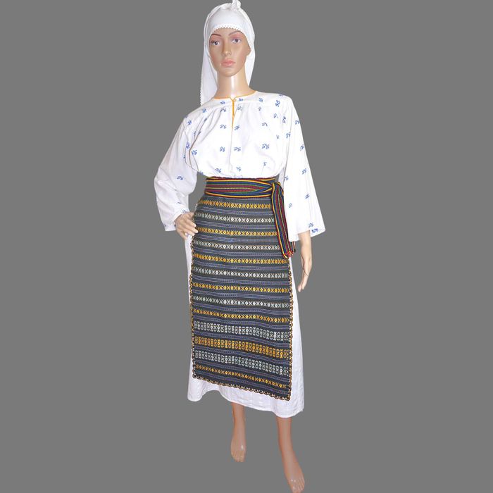 Costum popular oltenesc vechi ,autentic,lucrat manual masura M-L sau L
