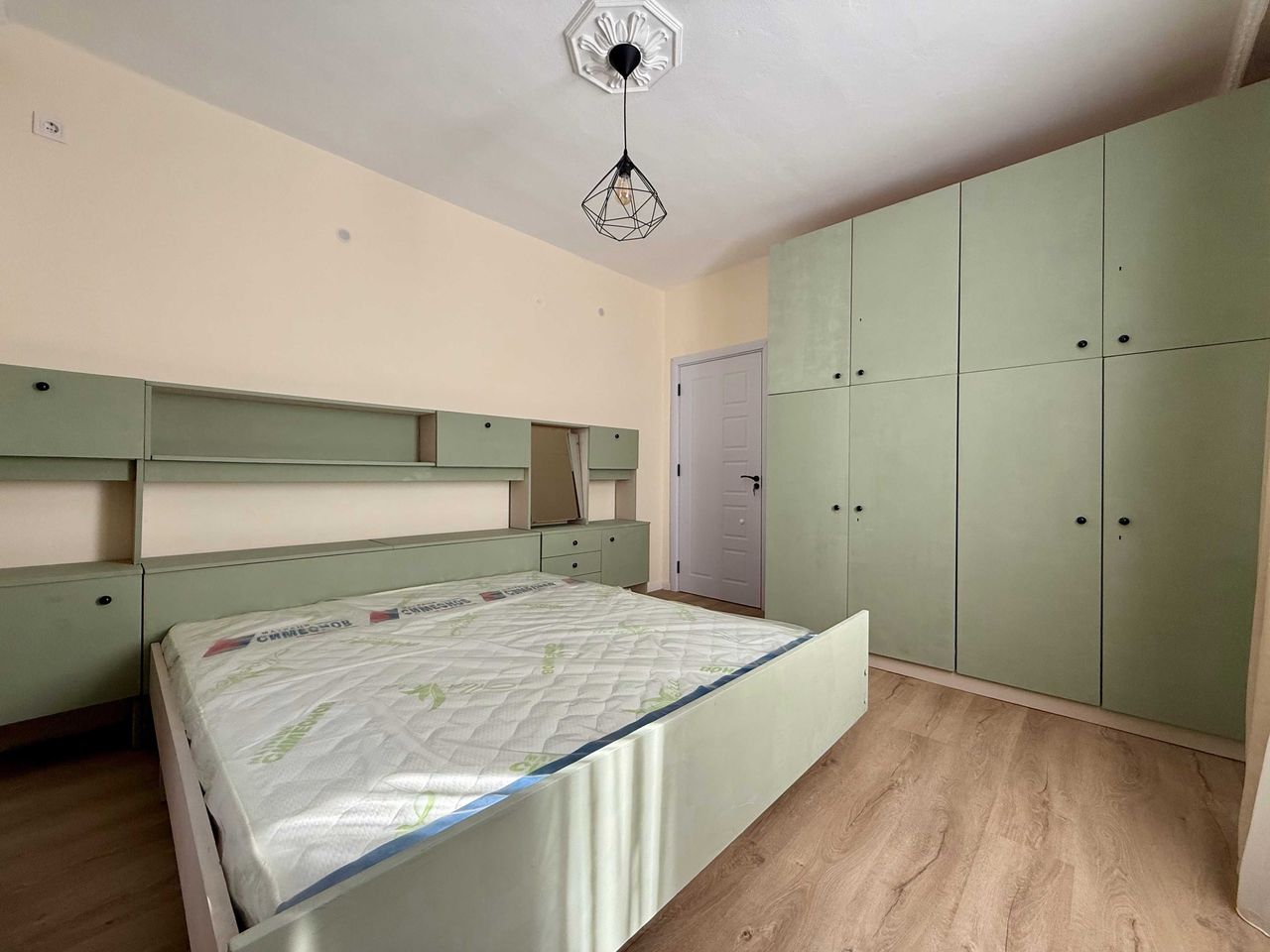 Дава се под наем Тристаен апартамент в Асеновград - 110 кв.м за 433.5 € - Снимка #11