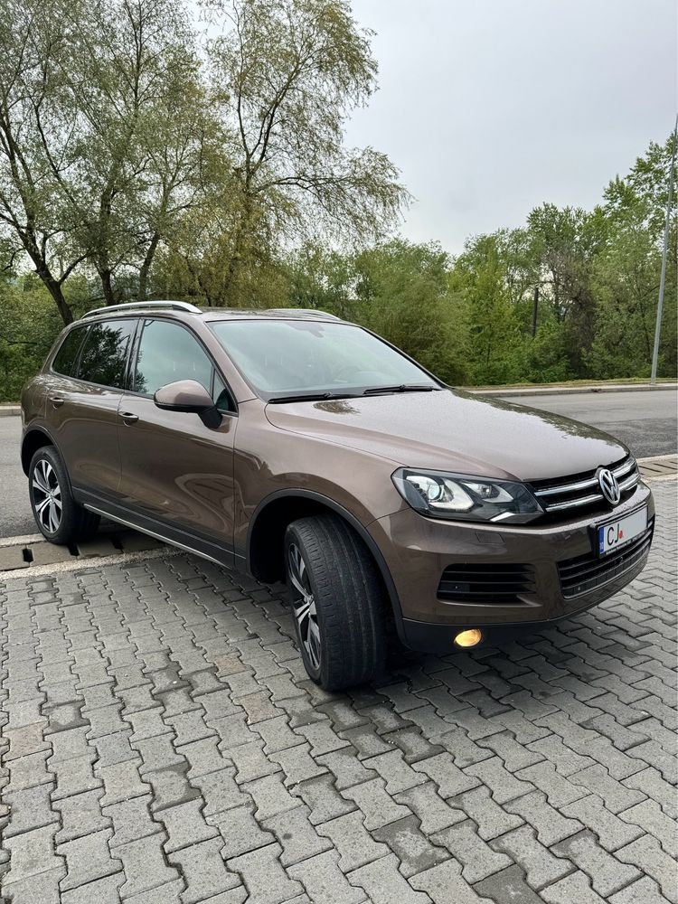 Volkswagen Touareg 3.0, 2011, perne de aer!