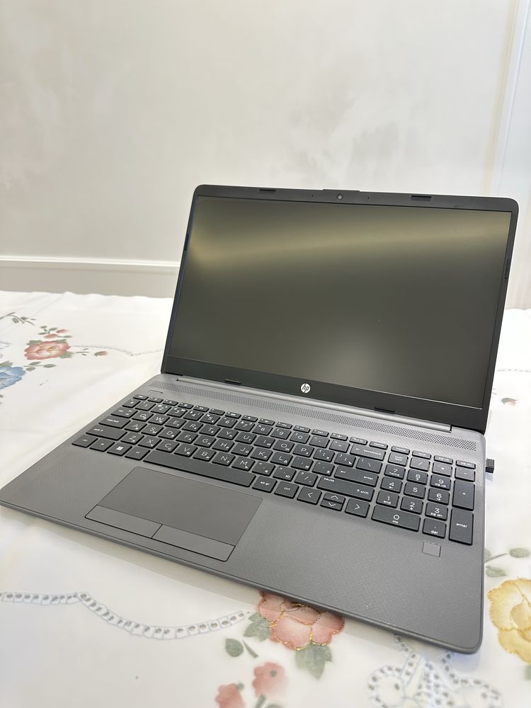 HP 255 G9: R5-5625U | 8GB | 512GB | 15.6" FHD | GREY