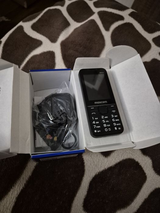 Văd telefon MAXCOM,nou nouț!