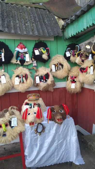 Măști tradiționale de anul nou!