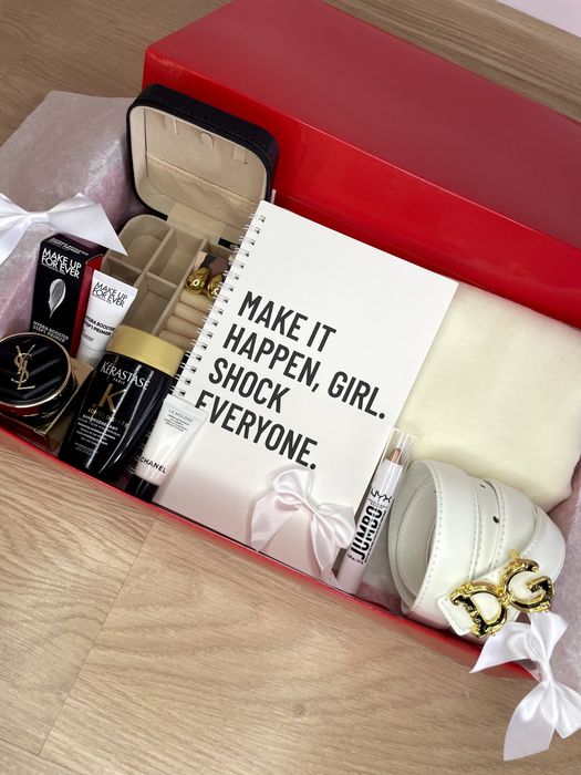 Подаръчна кутия дамска празнична