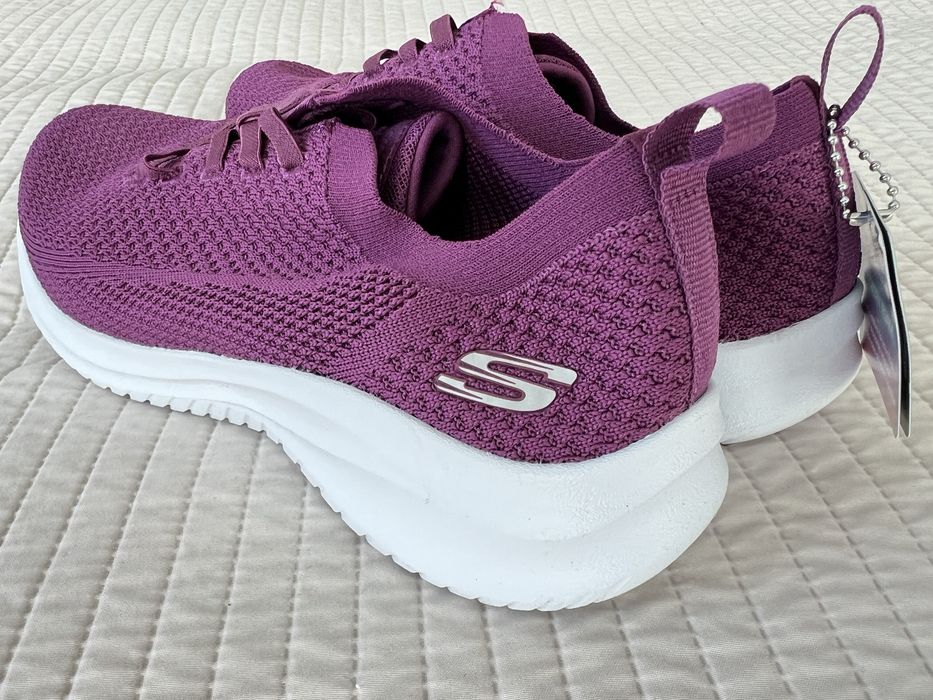 Skechers Дамски маратонки нови