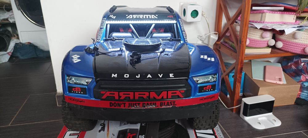 Arrma Mojave 4s BLX 1/8