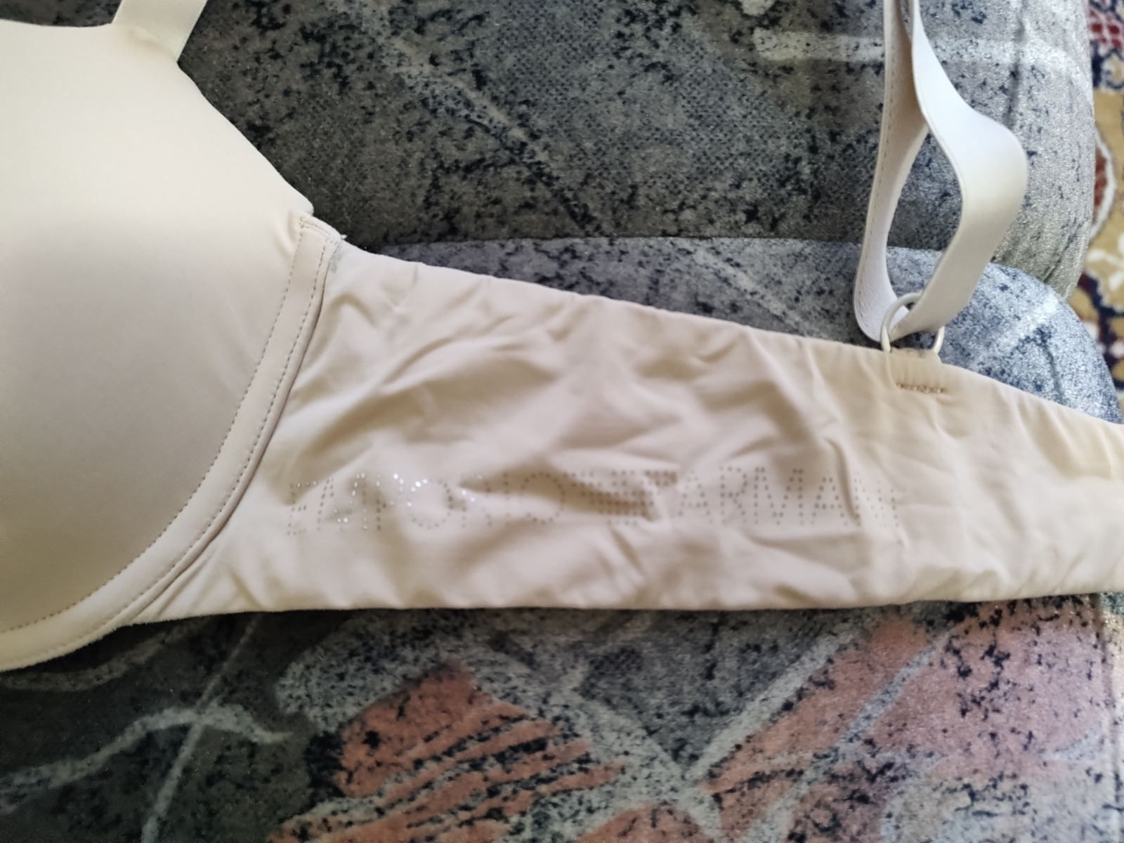 Перфектен сутиен  Emporio Armani