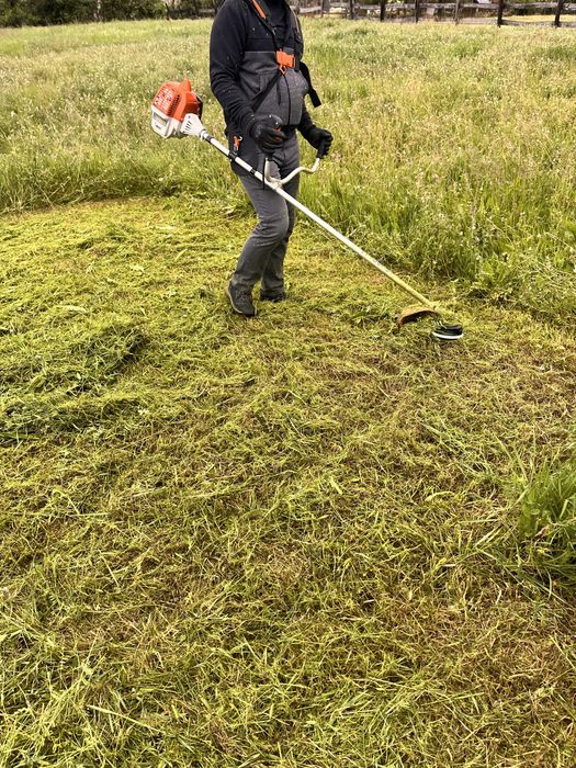 Cosit , tuns , curatare teren cu motocoasa !