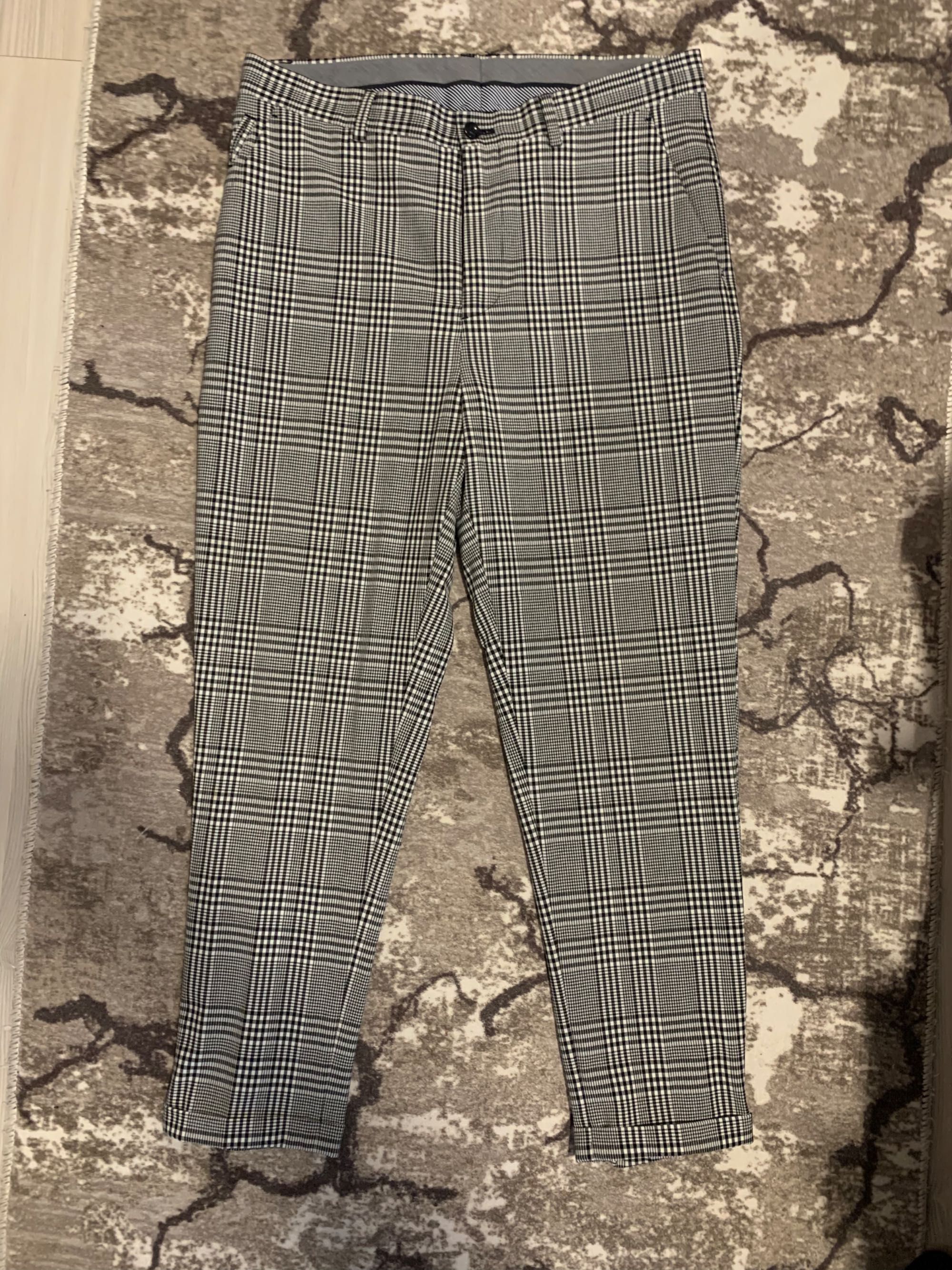 Pantalon Zara razmer 48