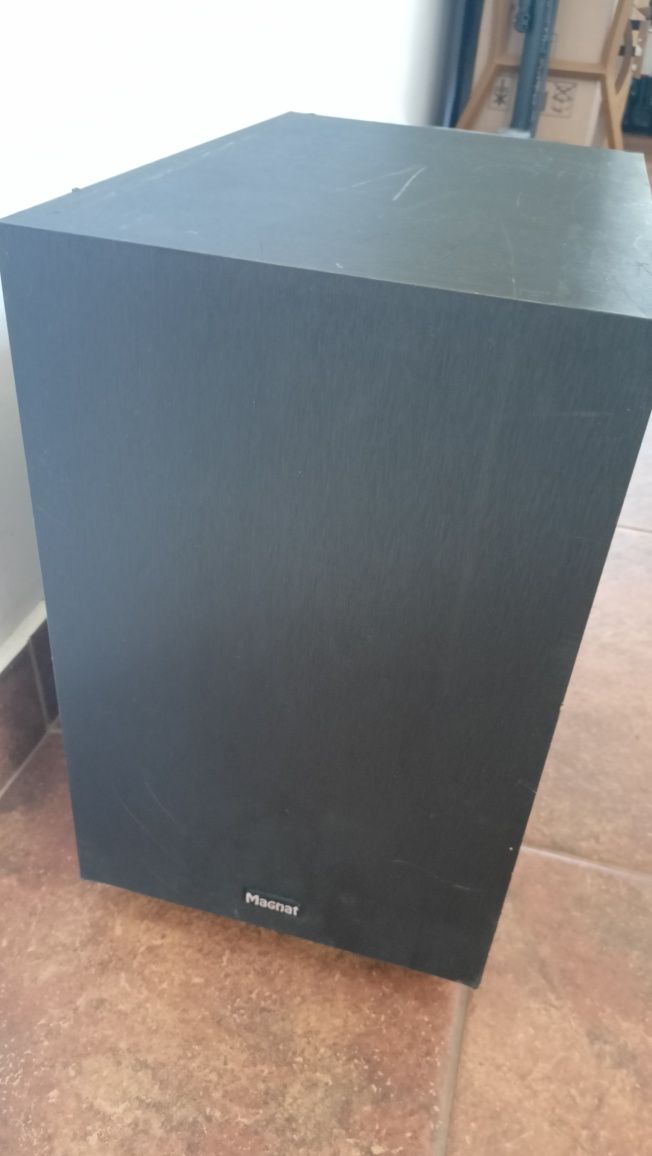 Vand subwoofer Magnat (activ)