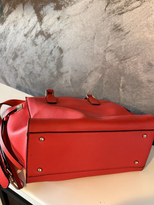 Vand geanta Guess originala