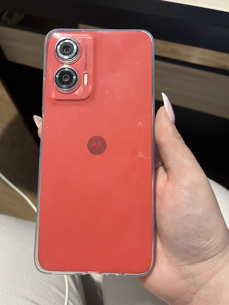 Motorola moto G35 coral с гаранция