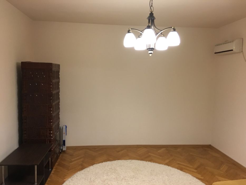 Vand apartament de lux 3 camere ultracentral complet utilat si mobilat