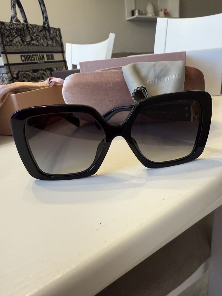 Miu Miu слънчеви очила