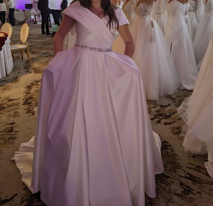 Vând rochie de mireasā