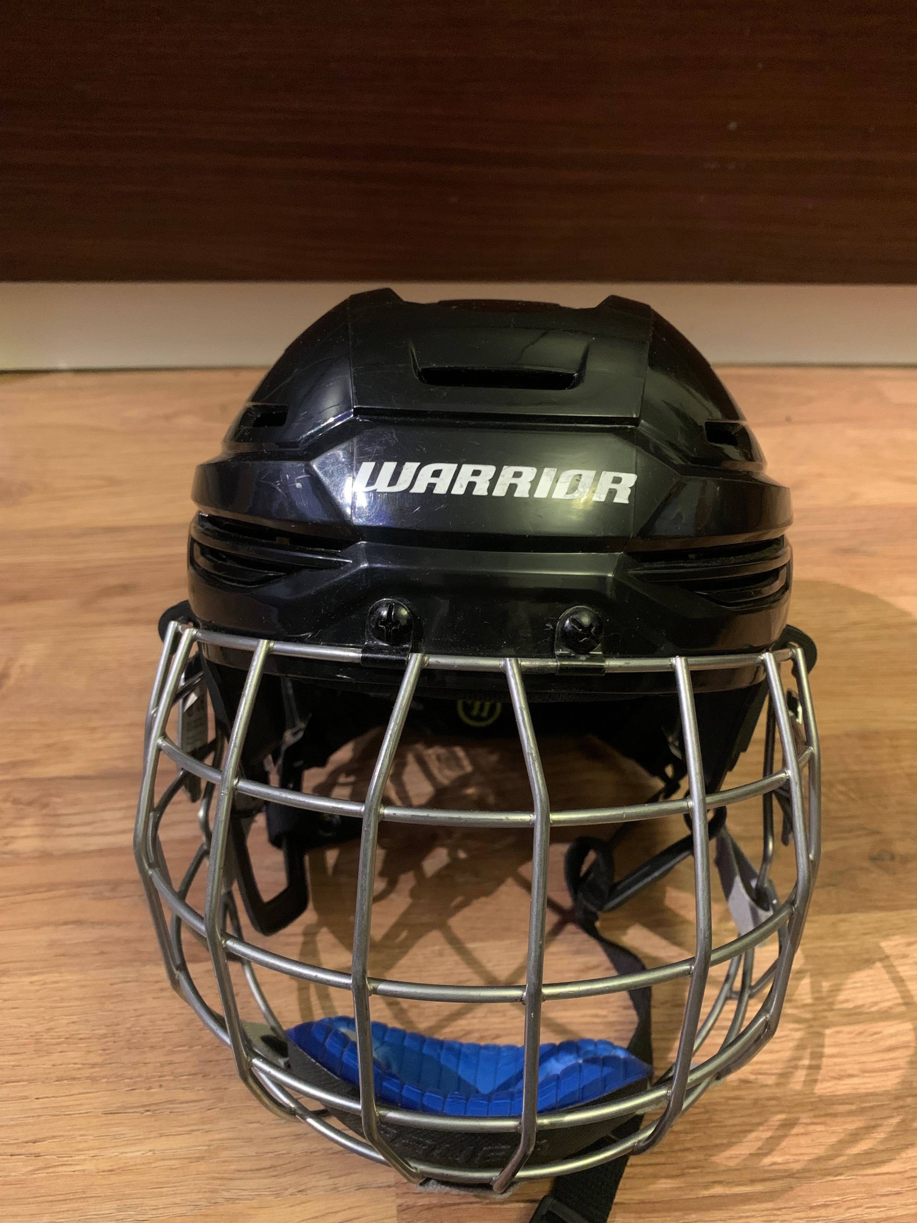 Продава каска за хокей Bauer Warrior Alpha One Pro. Размер: 53-56 см