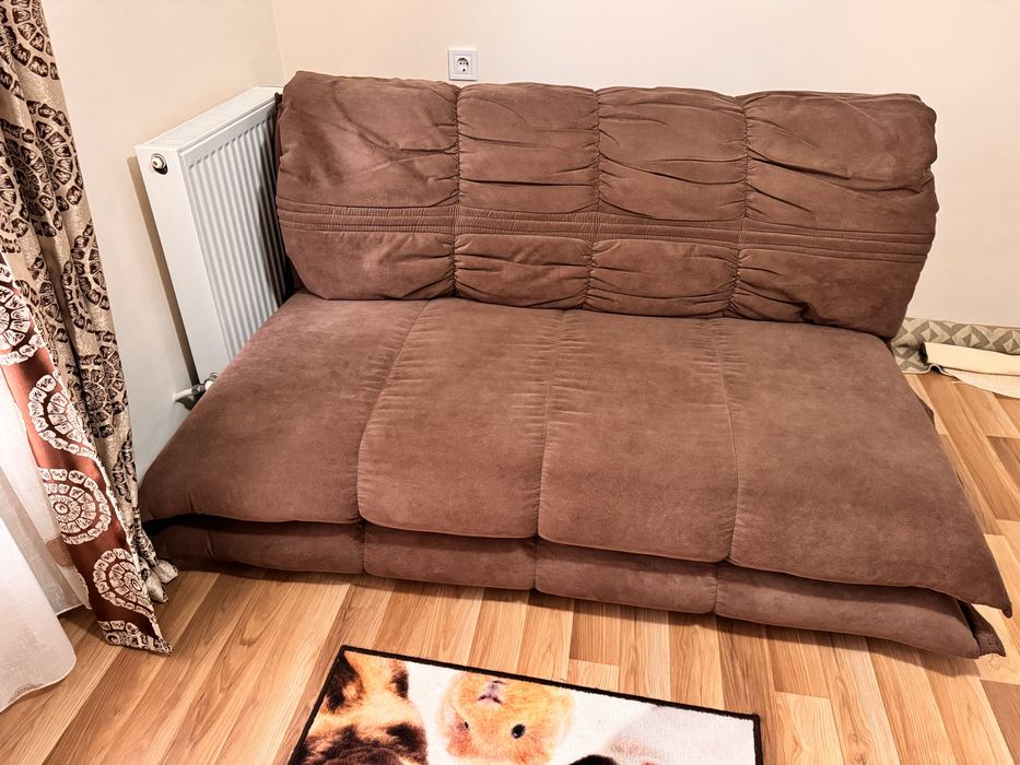 Canapea extensibila ca si noua