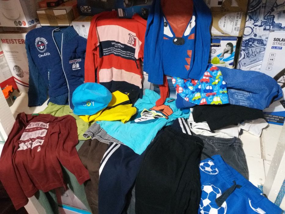 Lot Haine 30 Articole Nr 100-120 sezon Rece