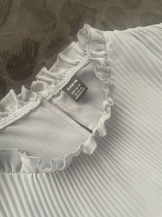 Rochita eleganta, albastru deschis