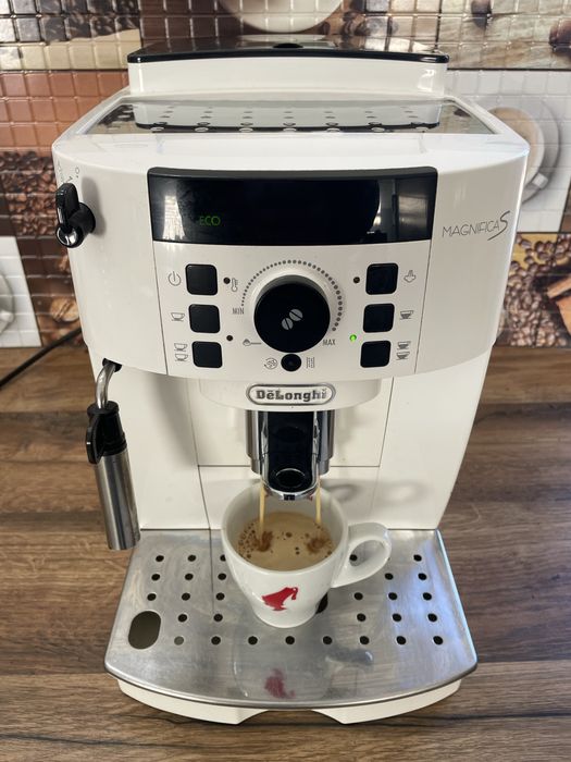 Aparat expresor cafea DeLonghi