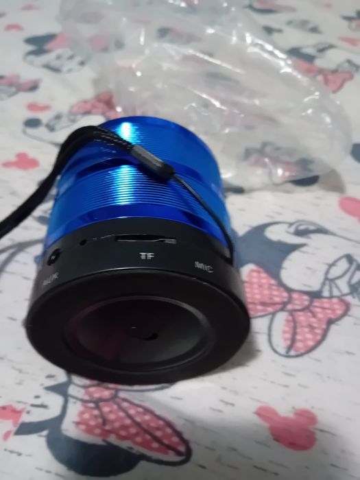 ₩ vând mini speaker bluetooth radio usb nou