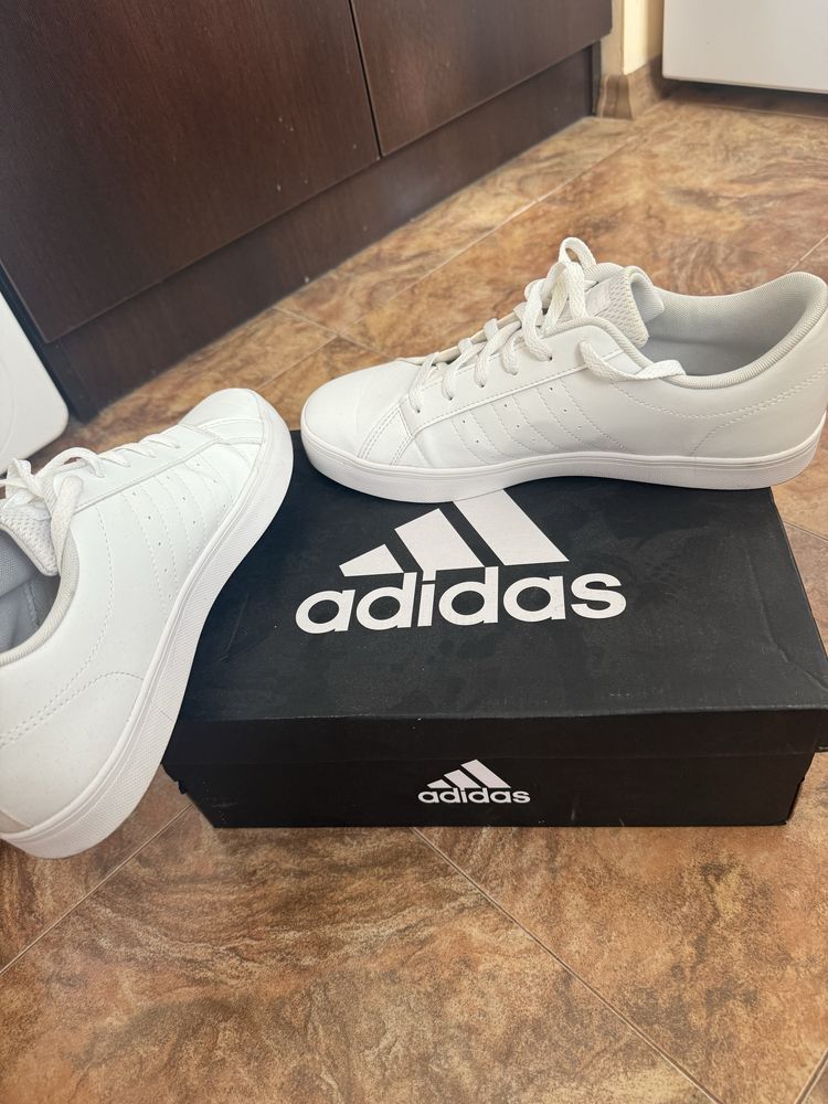 Маратонки adidas vs pace