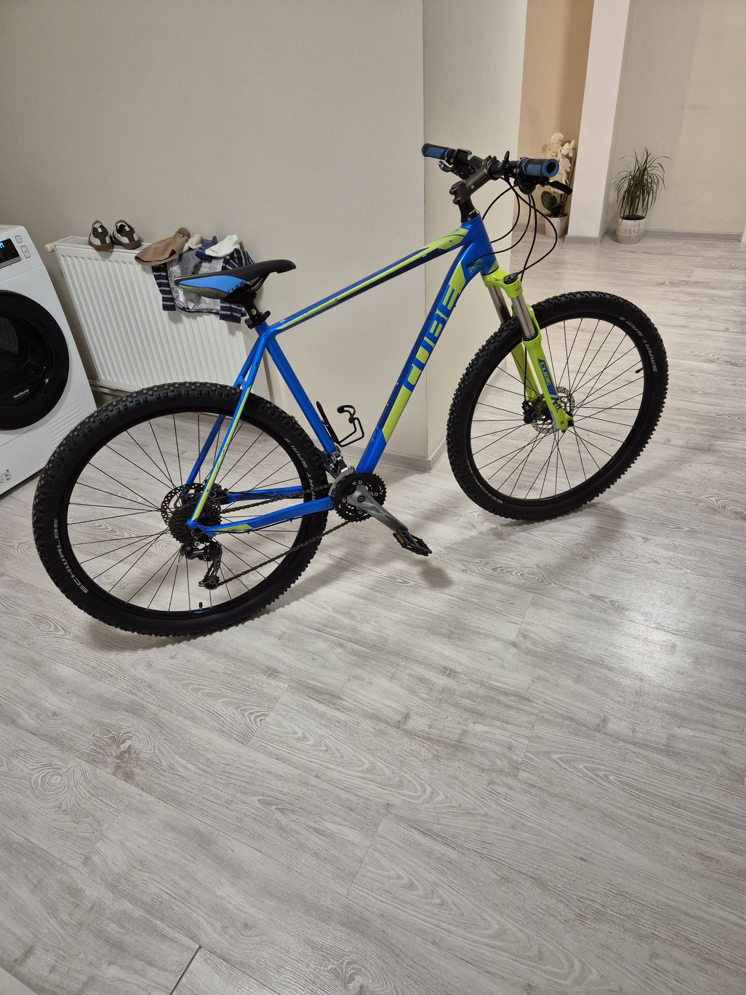 Bicicleta CUBE,roti 29,frane hidraulice,full Shimano DEORE