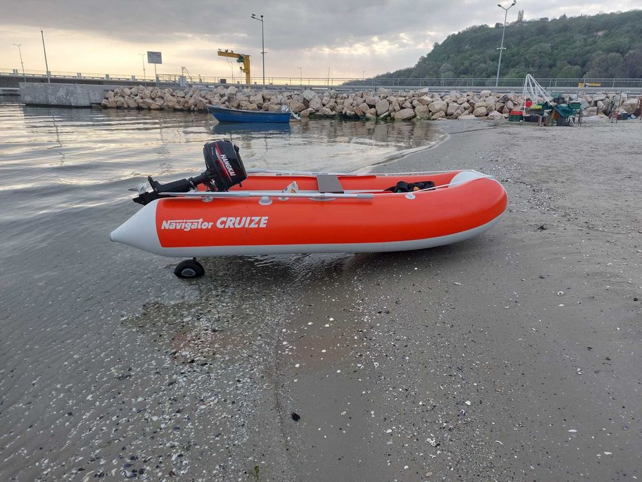 Лодка комплект със двигател