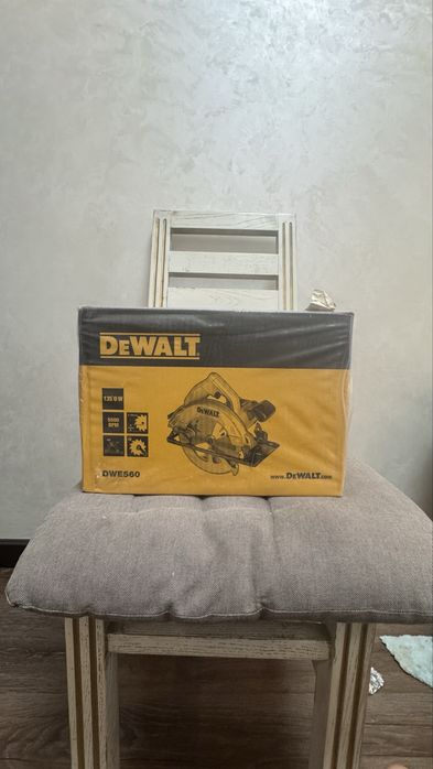 Циркулярной пила  Dewalt 560