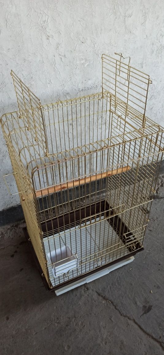 Клетка большая для крупных попугаев
