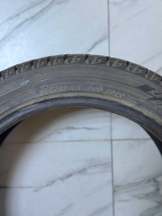 Yokohama IG60 235/45R18 94Q.
