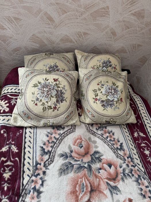 Декоративные подушки.