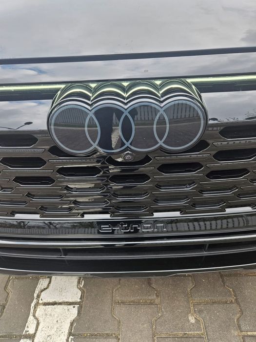 Audi Q8 Urgent !!!Audi Q8 55 E-tron Sportback S-line Quattro
