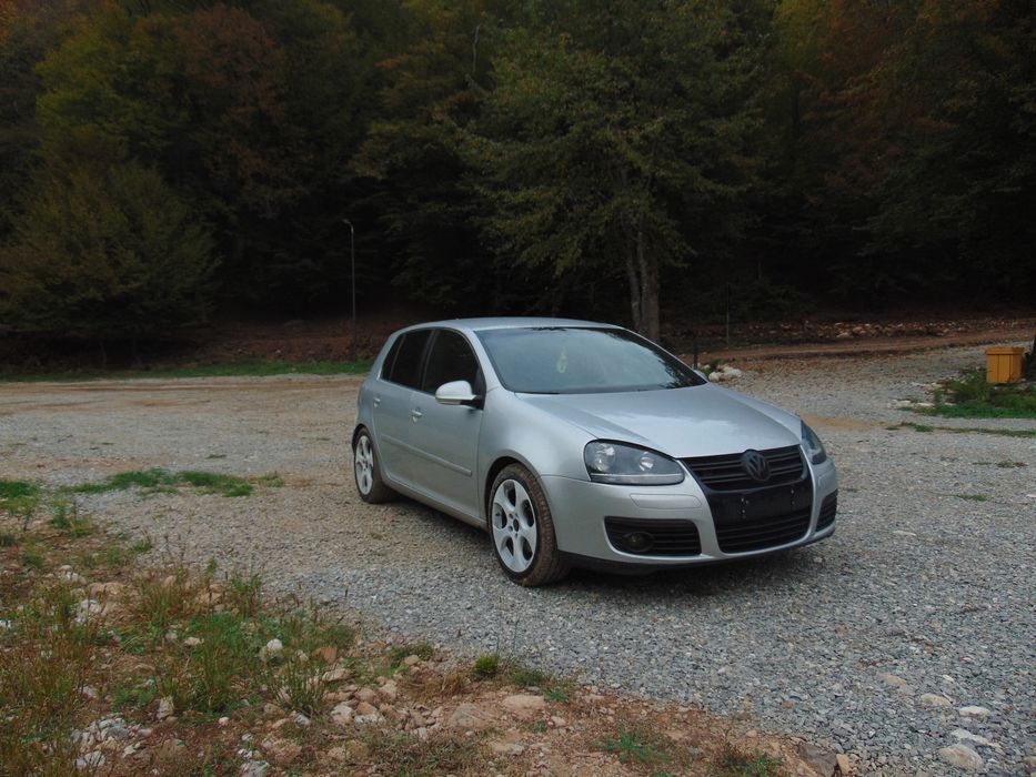 Vand sau schimb Golf 5