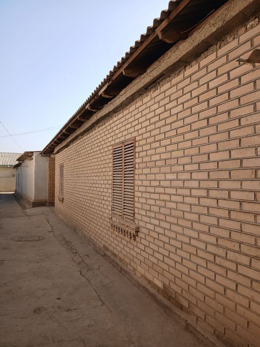 Ховли Навои сотилади