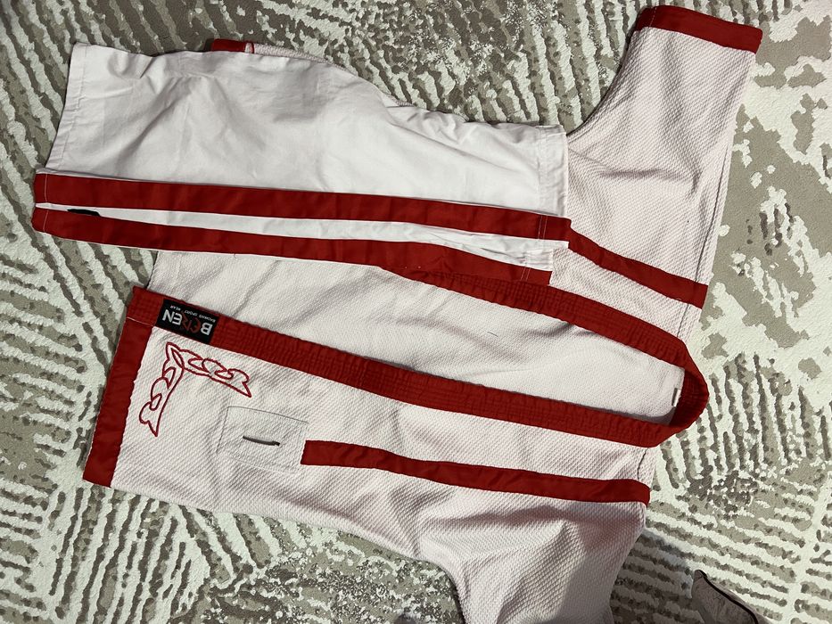 Кимоно для карате , борьбы.