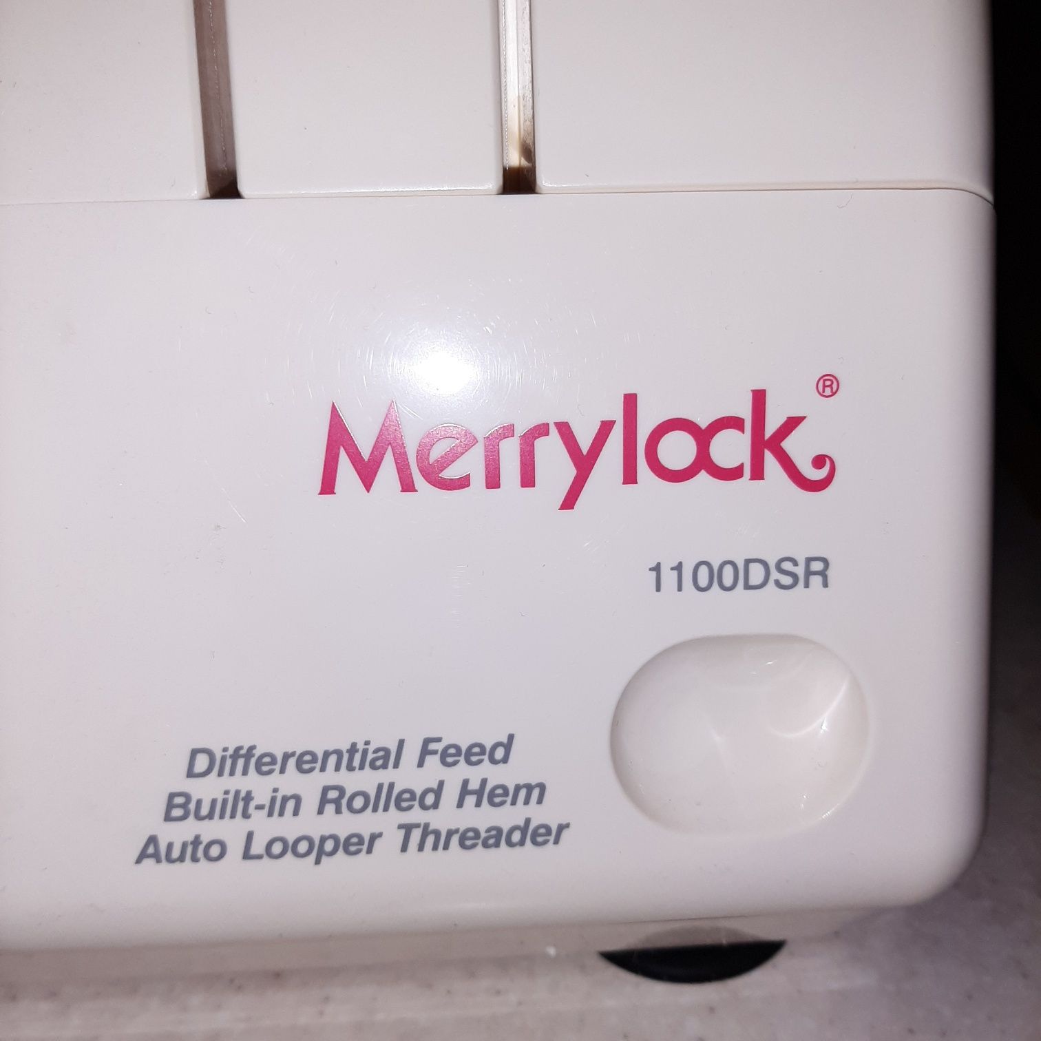 Продам новый оверлок Merrylock.