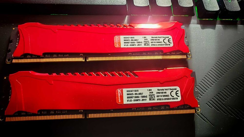 Рам памет Kingston HyperX Savage Red 16GB 2x8GB, DDR3 2400MHz CL11