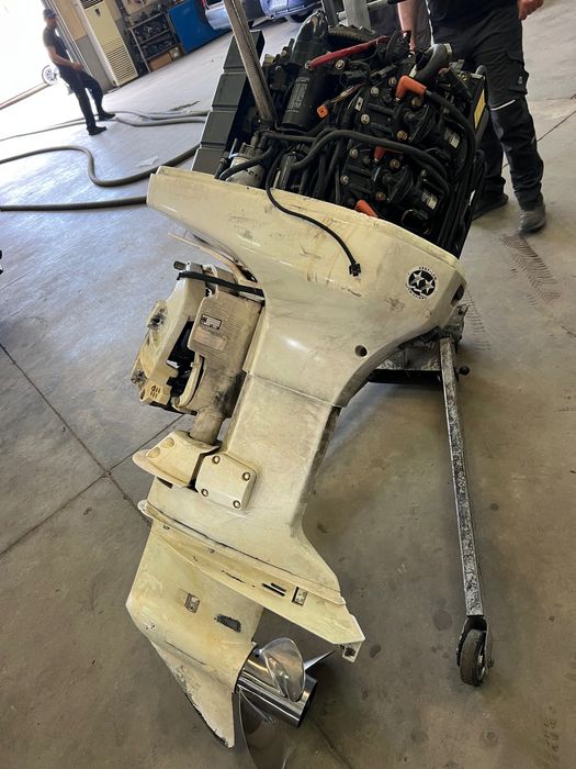 Извънбордови двигател Evinrude Е-tec 225 cv