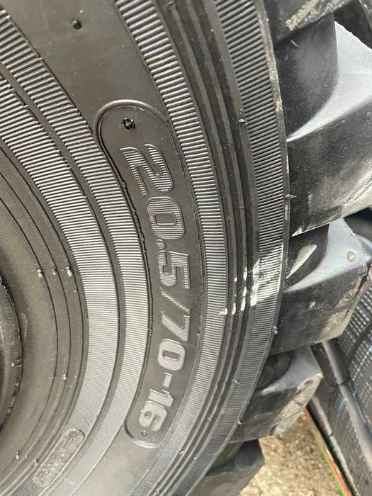 Anvelope de minivola incarcator 20.5/70-16 garantie camera si guler