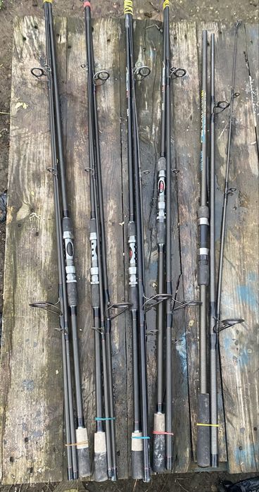 Lansete pescuit cu mulinete 5 bucati