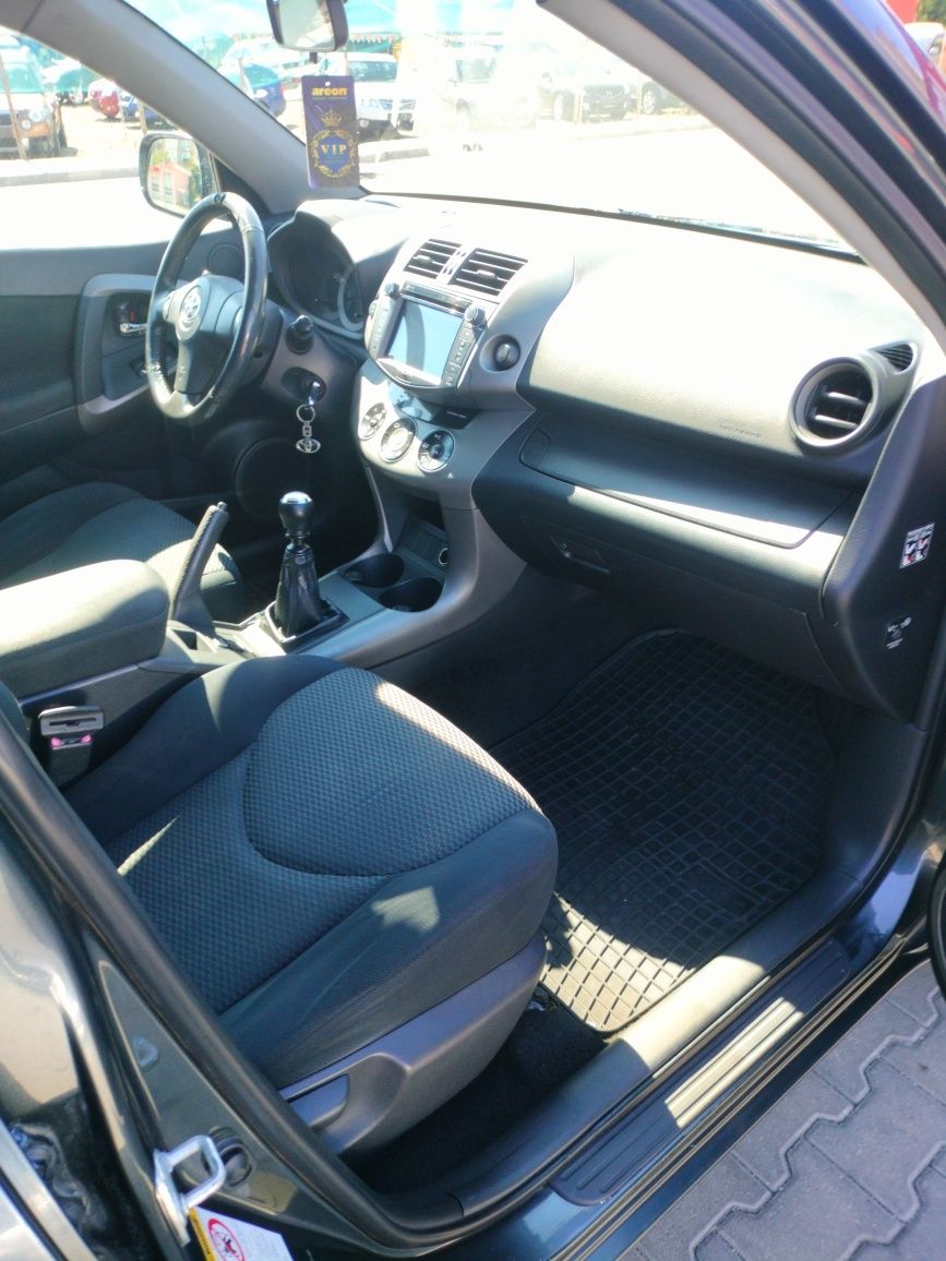 Toyota Rav4 2.2 136кс