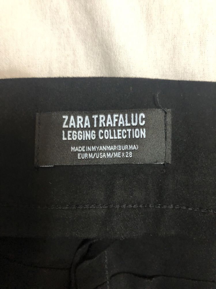 Pantaloni ZARA catifea