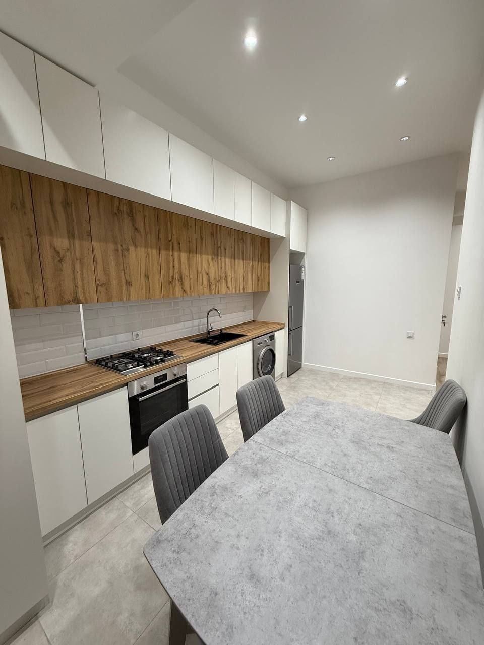ПРОДАЁТСЯ квартира в Новостройке 
1/2/10 в ЖК TIARA RESIDENCE
Мирзо-Ул