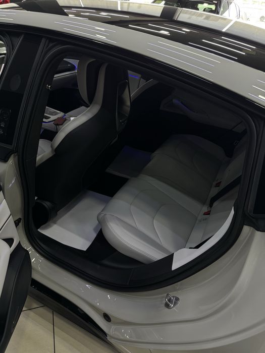 XIAOMI SU7  max 2024